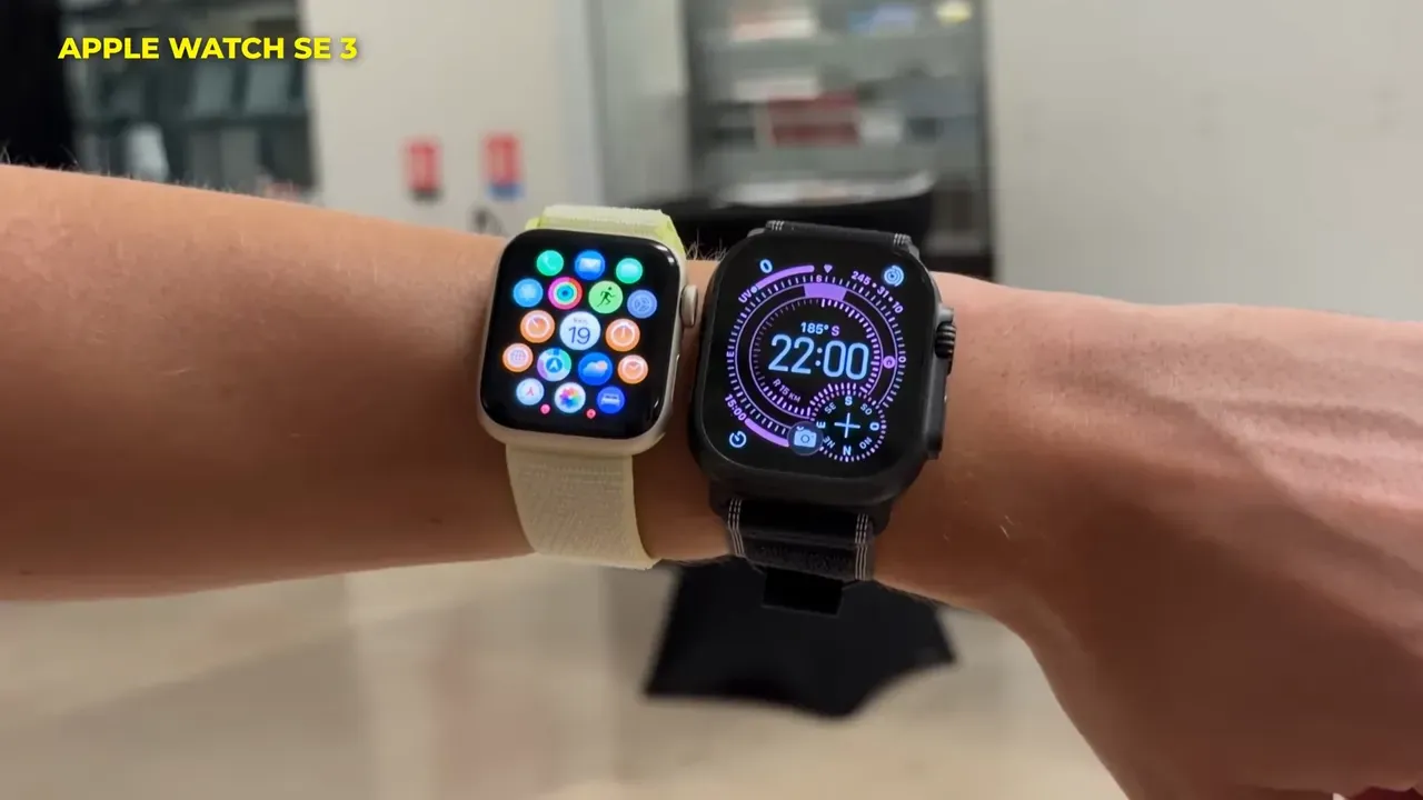 L’Apple Watch SE 3 à côté de l’Apple Watch Ultra 3