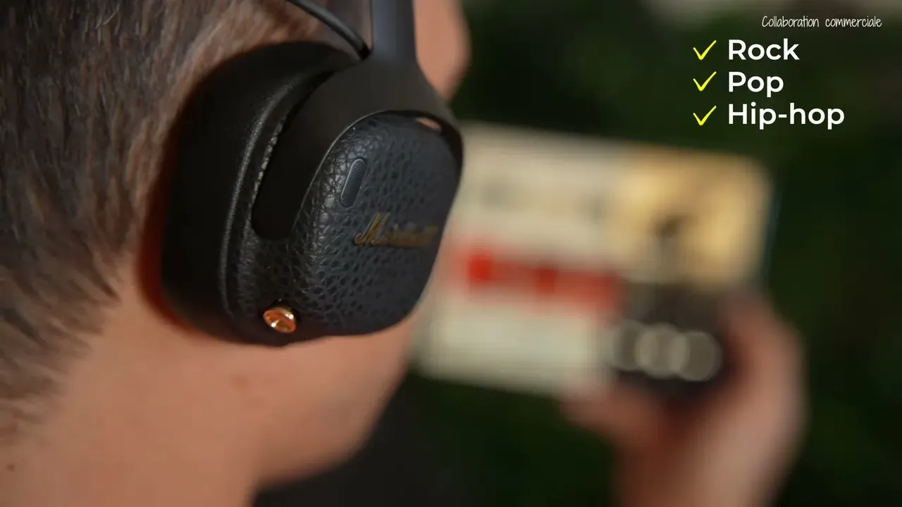 Gros plan sur le Marshall Milton ANC porté pendant une écoute de musique