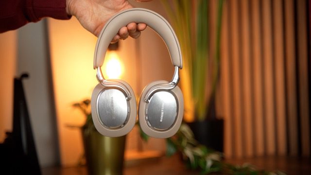 Bowers & Wilkins Px8 S2